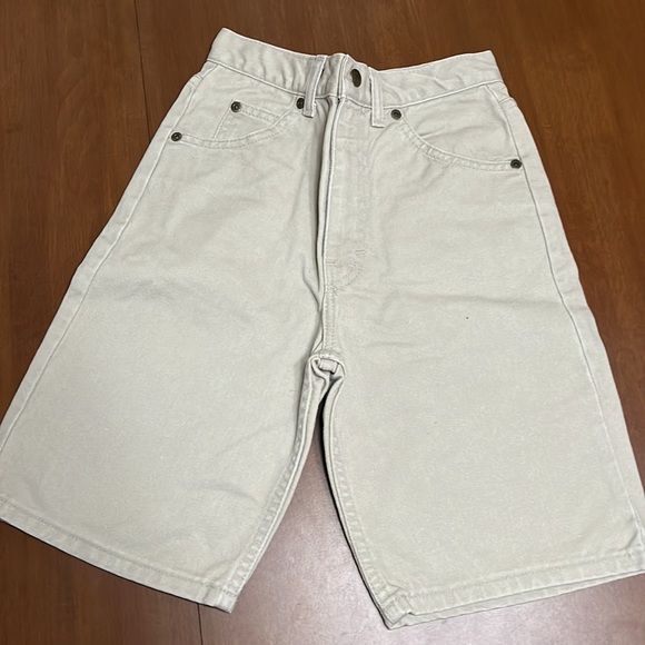 Kids khaki shorts - Picture 2 of 4